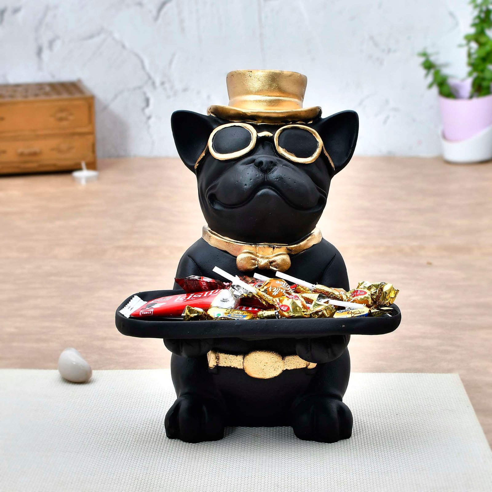 Modern Decor Resin Bulldog Tray Statue